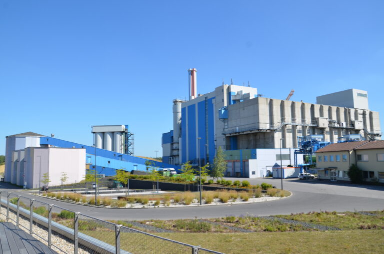 Seite 19 Foto Referenz Schwandorf DSC 3617